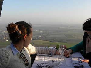 Vol en montgolfière avec diner à bord